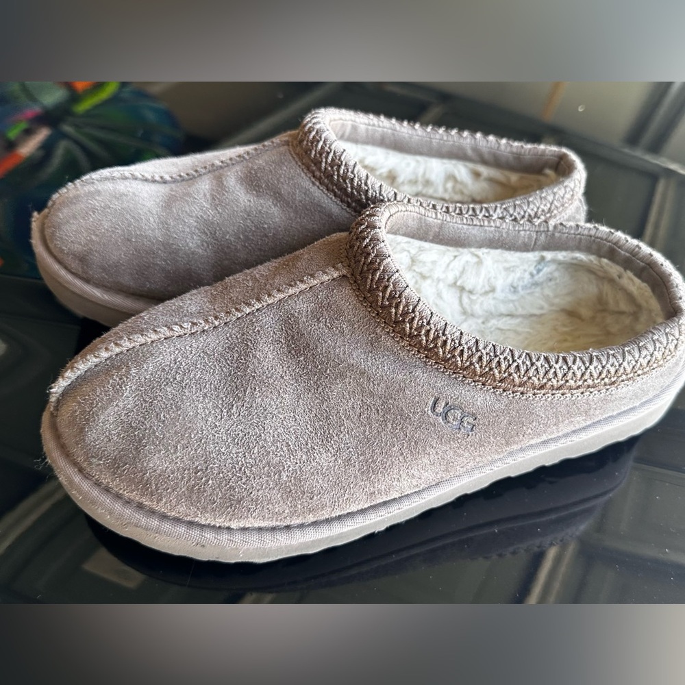 Ugg Tasman in Caribou Walnut in size 8